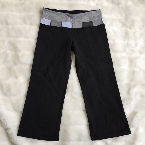 lululemon athletica Pants - Lululemon Reversible Wonder Under Capri 4